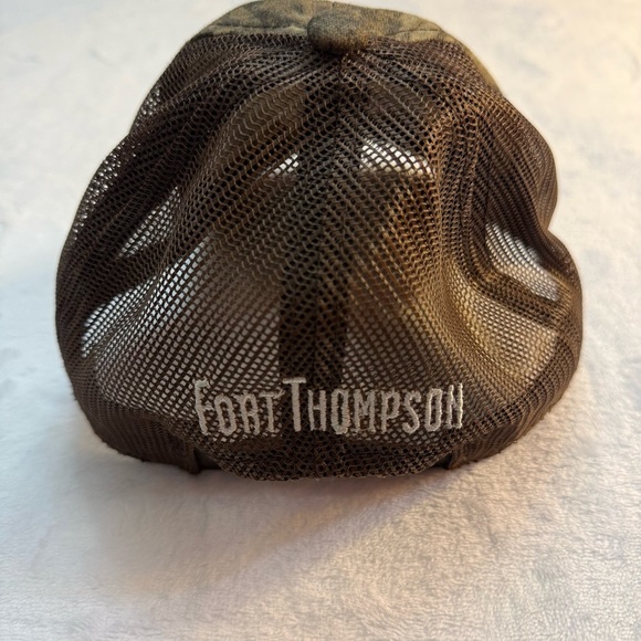 Fort Thompson MossyOak Bottomlands Hat w/a Vibrant Duck Foot & Band Embroidered - Picture 3 of 7
